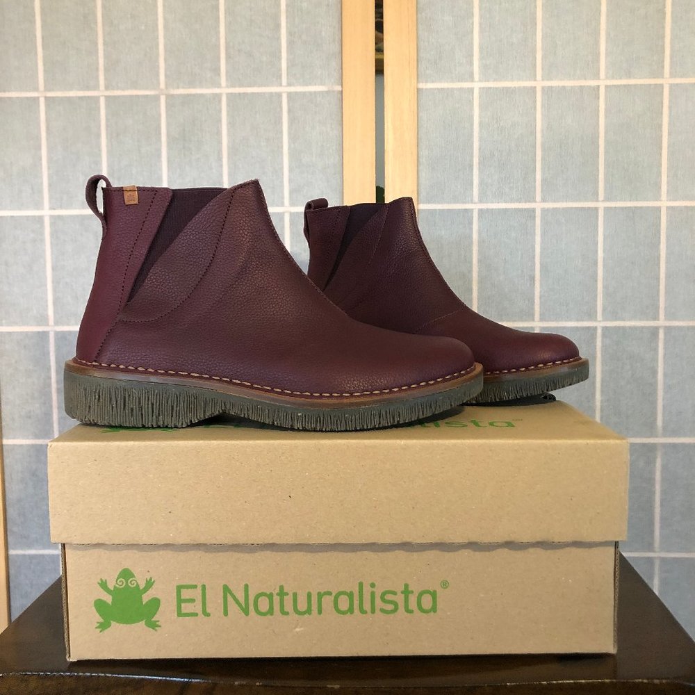 NIB El Naturalista 5570 VOLCANO Chelsea Boot Rioja Burgundy Size EU 39